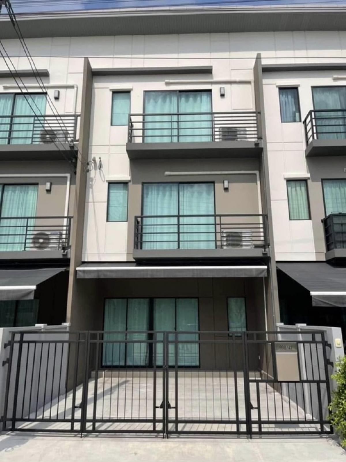 For RentTownhomeRama5, Ratchapruek, Bangkruai : For Sale / Rent: Modern Townhome in Baan Klang Muang Ratchaphruek - Sathorn 🏡✨