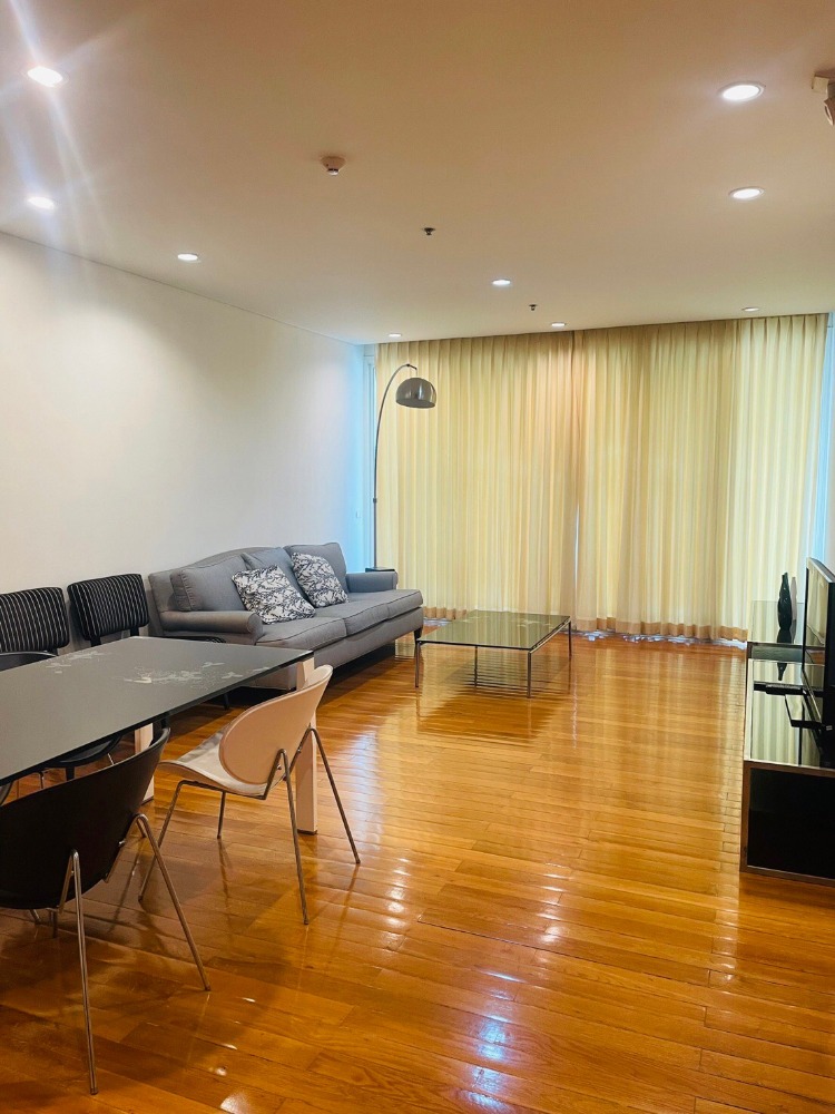 For RentCondoSilom, Saladaeng, Bangrak : LTHC11948 - The Royal Saladaeng for Rent Size 150 SQM. 3 Beds 3 Baths Near BTS SALA DAENG STATION ONLY 100K/Month