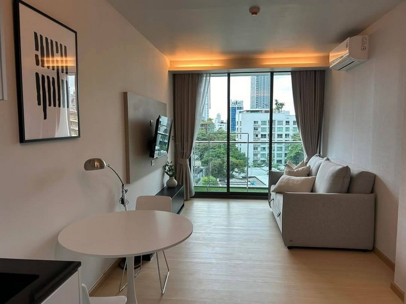 For RentCondoSukhumvit, Asoke, Thonglor : ghd000530R Condo for rent newly renovated Via 49 size 46 sq m 1 bedroom fully furnished