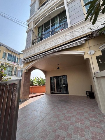 For RentTownhousePattanakan, Srinakarin : Rent 3 -story townhome Baan Klang Mueang Rama 9-Srinakarin is ready.