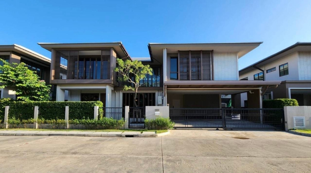 ขายบ้านพัฒนาการ ศรีนครินทร์ : Burasiri Krungthrp Kreetha: 77.5sqwah 330sqm. 4bed 5bath 39,500,000 Am: 0656199198