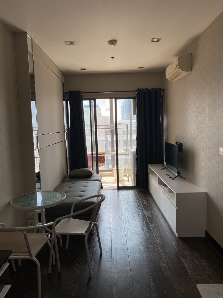 For RentCondoRatchathewi,Phayathai : 🔥 Hurry to reserve a good price of the IDEO Q Phayathai 1 bedroom, 1 bathroom 40.74 sq.m., just 19,000 baht/month. Contact 0968623850 🔥