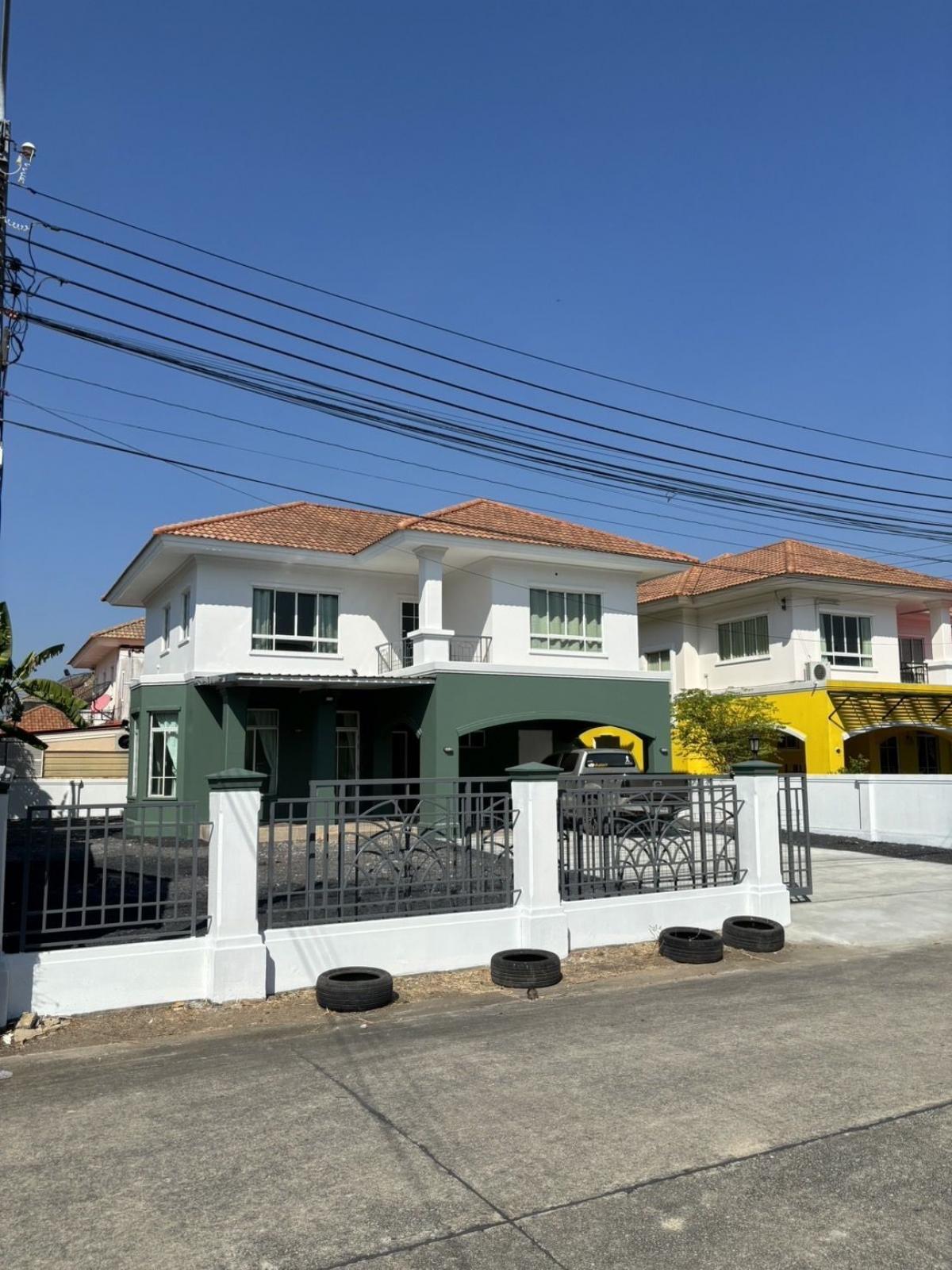 For RentHouseMin Buri, Romklao : Passorn Village House for Rental House, Suwinthawong Road 86 Nong Chok District for rent, one -story house, 100 sq.w., 3 bedrooms, 3 water, 4 water, Air Ferb, Kitchen, Big In, beautifully decorated with a newly decorated house after parking in the house, 