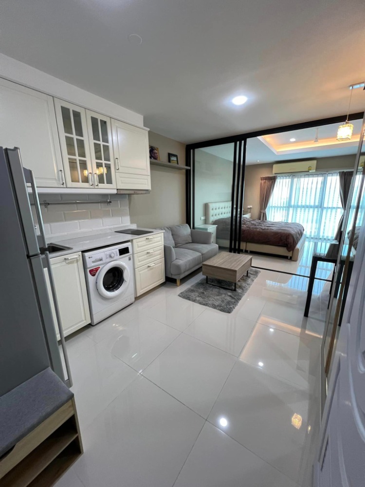 For RentCondoSathorn, Narathiwat : Condo for Rent at Sathorn Garden on Sathorn Road, near Banthan Tree, New Renovation 15th Floor Size 39.5 SQM