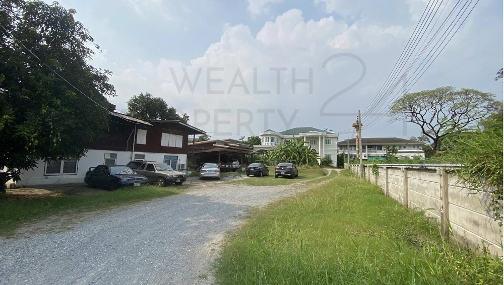 For SaleLandPattanakan, Srinakarin : Land for sale in Srinakarin Road Near the Klanan BTS station, area 587 meters 詩娜卡琳路土地出售鄰近吉蘭丹 BTS 站，面積 587 平方公尺。