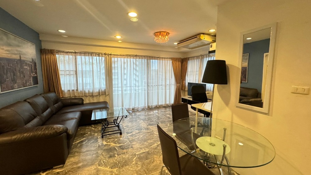 For RentCondoSukhumvit, Asoke, Thonglor : +++ Urgent rent with washing machines !! SARANJAI MANSION ** 1 bedroom, 1 bathroom, size 62 sqm. Decorated with +++