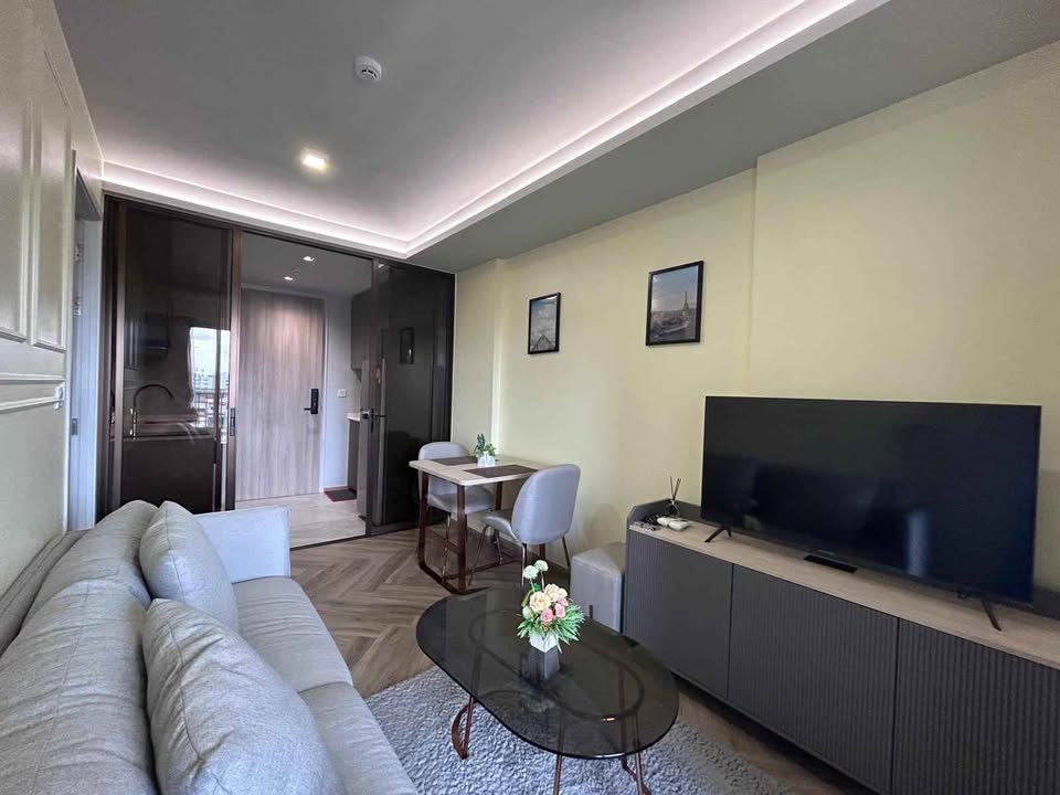 For RentCondoSukhumvit, Asoke, Thonglor : 🔥Urgent for rent🔥Condo Chapter Thonglor 25, 1 bedroom type, size 35 sq m, 7th floor, Building A, fully furnished, ready to move in. Near BTS Thonglor