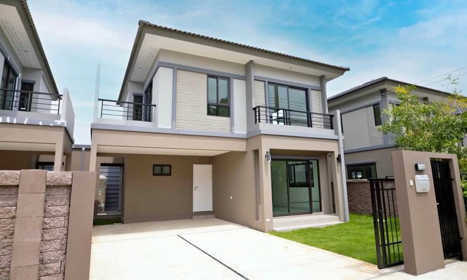 For RentHousePathum Thani,Rangsit, Thammasat : Rent !! The new twin house has never been in. The best zone in front of the project Next to the Maine road up to 16 meters - living space 125 square meters, land 40 square wah