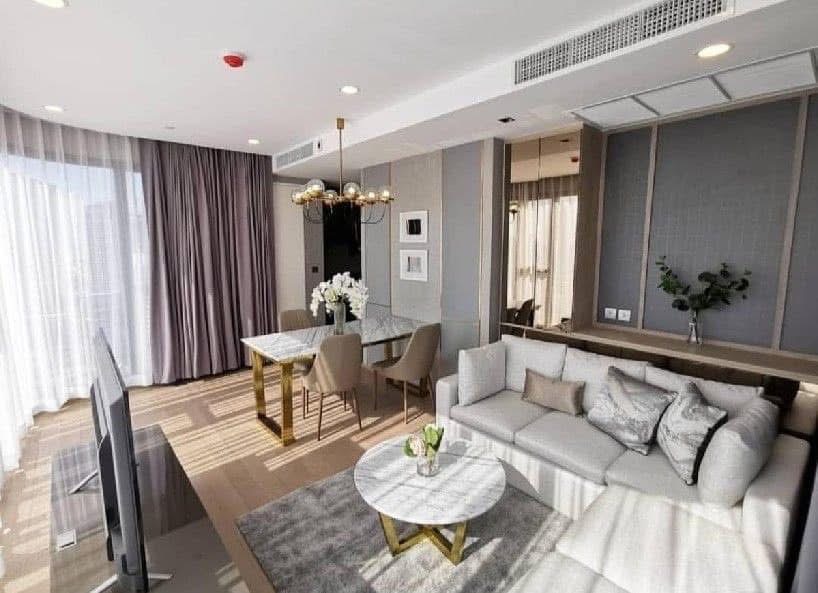 For RentCondoSiam Paragon ,Chulalongkorn,Samyan : *** Condo for rent : Ashton Chula - Silom  2 Bedrooms 1 Bathroom Nice decorated High floor  Fully furnished Built-in furniture Unblock view near MRT Sam Yan ***