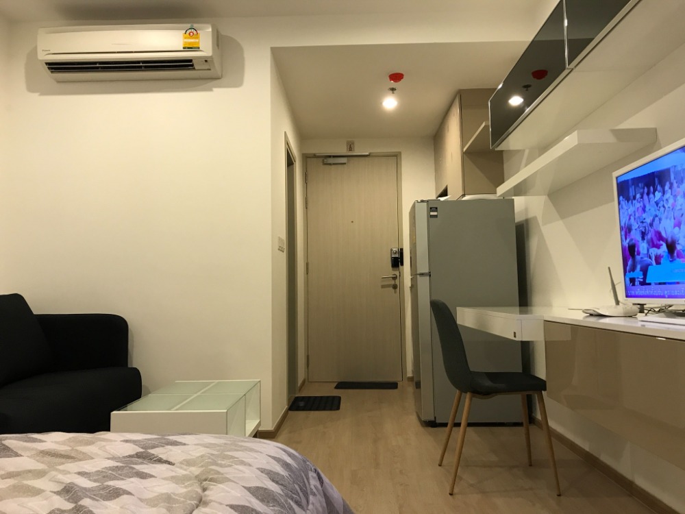 For RentCondoSiam Paragon ,Chulalongkorn,Samyan : Condo, 1st floor, with furniture and electrical appliances, good location for rent in Bang Rak area-Sam Yan, near MRT Sam Yan, only 350 meters.