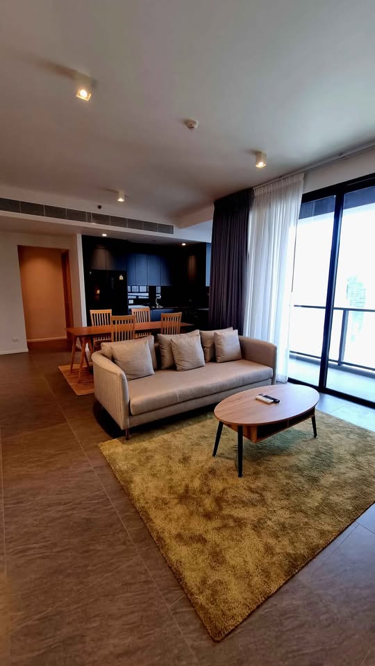 ให้เช่าคอนโดสีลม ศาลาแดง บางรัก : 𝗙𝗼𝗿 𝐑𝐞𝐧t :  The Loft Silom 𝗧𝘆𝗽𝗲 : 2 bed 2bath ▪️ 𝗦𝗶𝘇𝗲  : 85sqm. ▪️ 𝗙𝗹𝗼𝗼𝗿 : 2x  Fully furnished