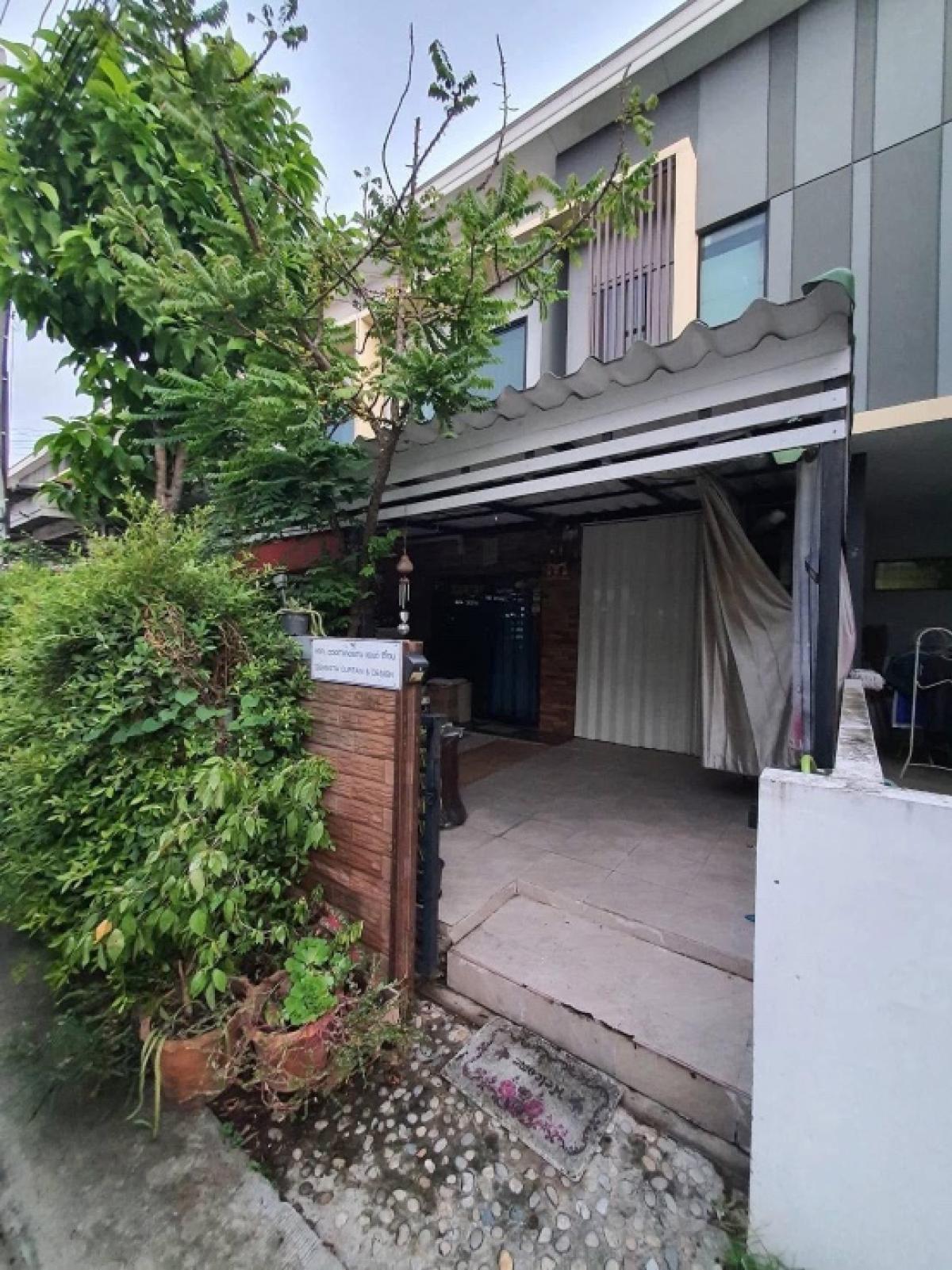 For RentTownhomeNonthaburi, Bang Yai, Bangbuathong : 8000/month, Pruksa Light Lox Pinklao-3 bedrooms, 2 bathrooms, new house, Soi Phra Ngeon, Bang Yai Subdistrict, Bang Yai District, Nonthaburi Province, Furniture as in the picture.