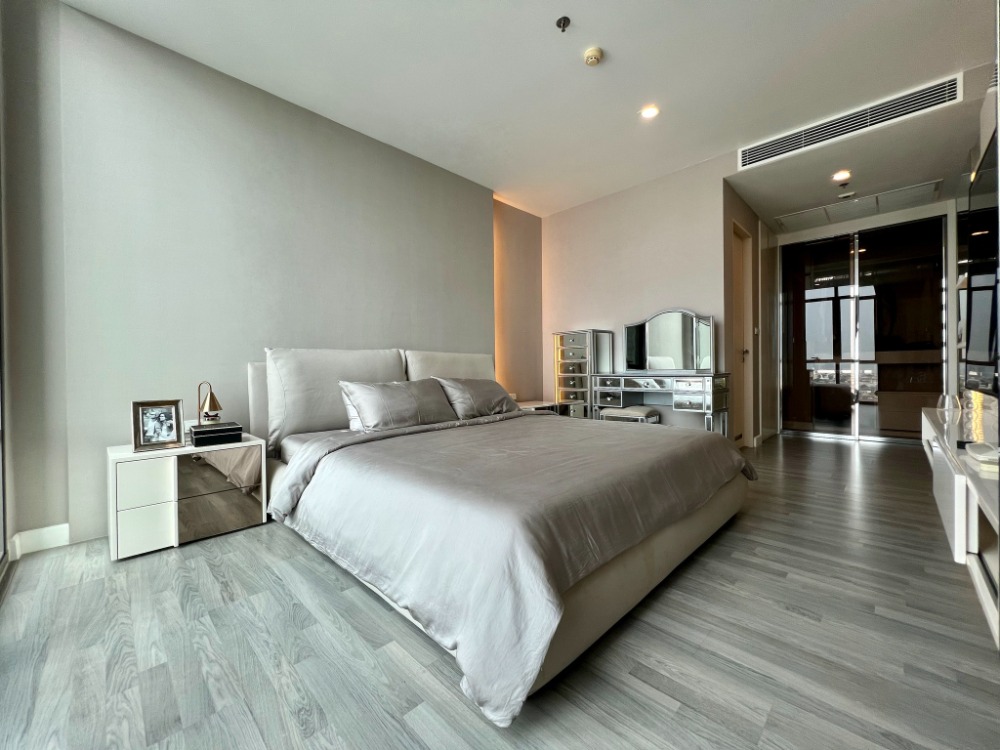 For RentCondoWongwianyai, Charoennakor : *** Condo for rent : The Room Wongwianyai ***