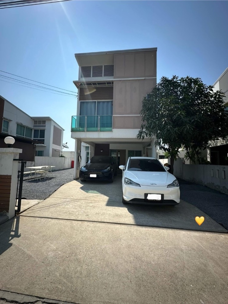 For SaleHouseLadkrabang, Suwannaphum Airport : House for sale Home Play Park Village (Ring-Rama 9) with furniture  Usable space 169 sq.m., there are many more space to add. Near the Suvarnabhumi Airport, price 5,450,000 baht