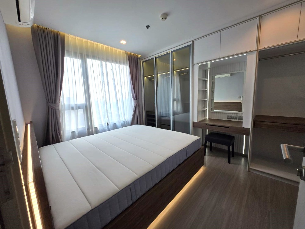 For RentCondoLadprao, Central Ladprao : LIFE LADPRAO 2BED Building A, North, corner room, King bed