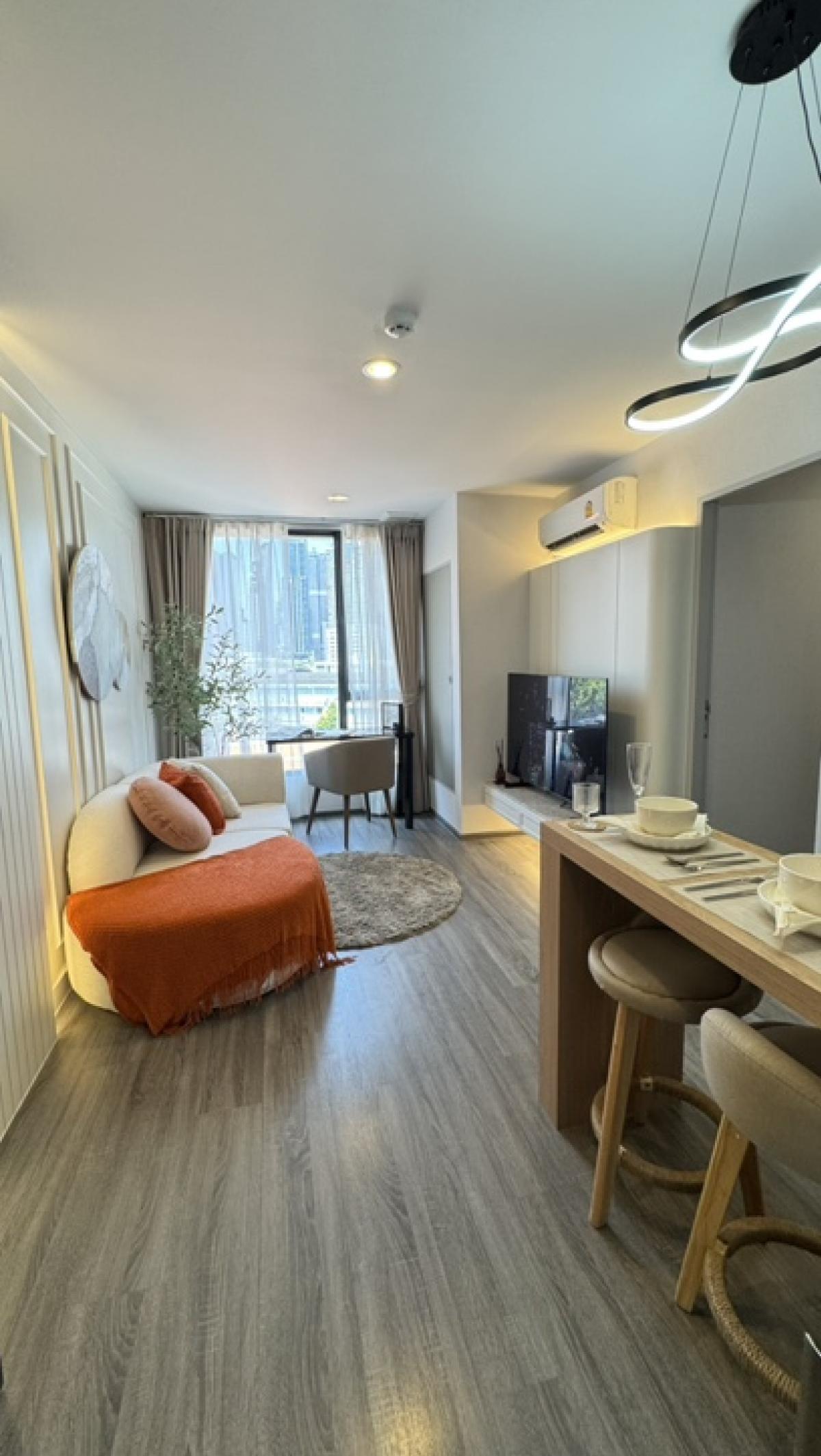 For SaleCondoSukhumvit, Asoke, Thonglor : Beautiful room, 1 hand, ready to be located, Ekkamai, 34.74 sqm. Only 4.99 million. Contact 092-4971696 Nicky.