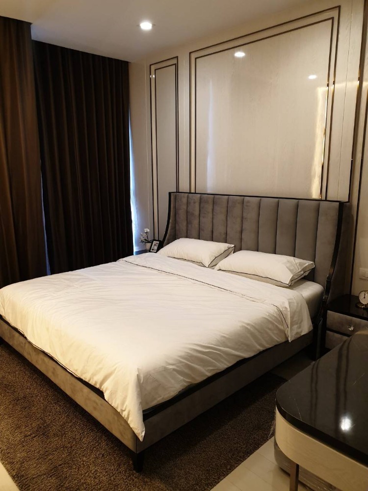 For RentCondoWitthayu, Chidlom, Langsuan, Ploenchit : NOBLE PLOENCHIT only 100 m. from BTS Ploenchit 1 Bedroom 56 sq.m.