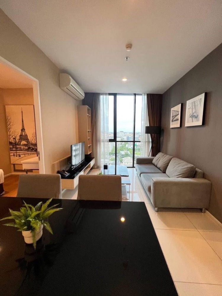 ให้เช่าคอนโดสุขุมวิท อโศก ทองหล่อ : 🐾 Pet-Friendly Condo in the Heart of Ekkamai! 🏙✨ Convenient Location 🐶🐱