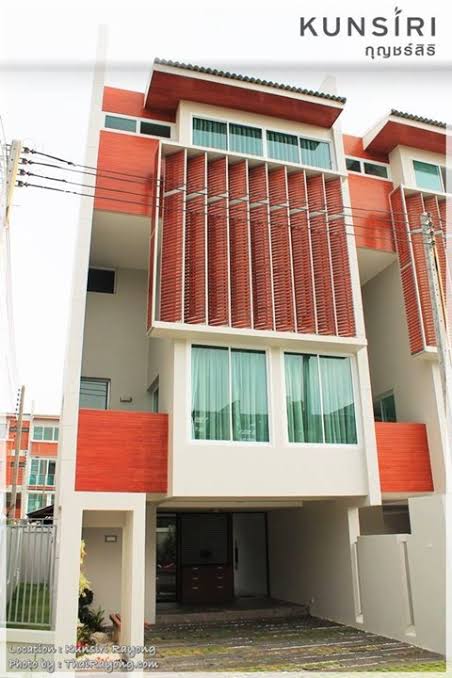 For SaleShop HouseRayong : Commercial building for sale In the heart of Rayong Kunsiri