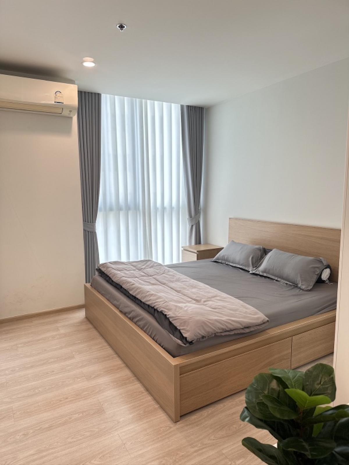 For RentCondoRatchadapisek, Huaikwang, Suttisan : Noble Revolve Ratchada 2 💥 32,000 baht / month 💥🚇 MRT Cultural Center 150 meters 🔹2 Bedroom 2 bathrooms 🔹53 sqm. Electrical appliances, minimum contract 1 year (1 month in 2 months deposit)