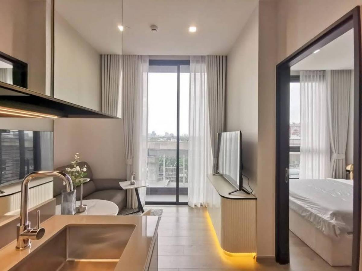 For RentCondoLadprao, Central Ladprao : Luxury condo in Ladprao. Nice decoration. Next to MRT station and Walkable to BTS Station. Internet included. Ready to move in.✨