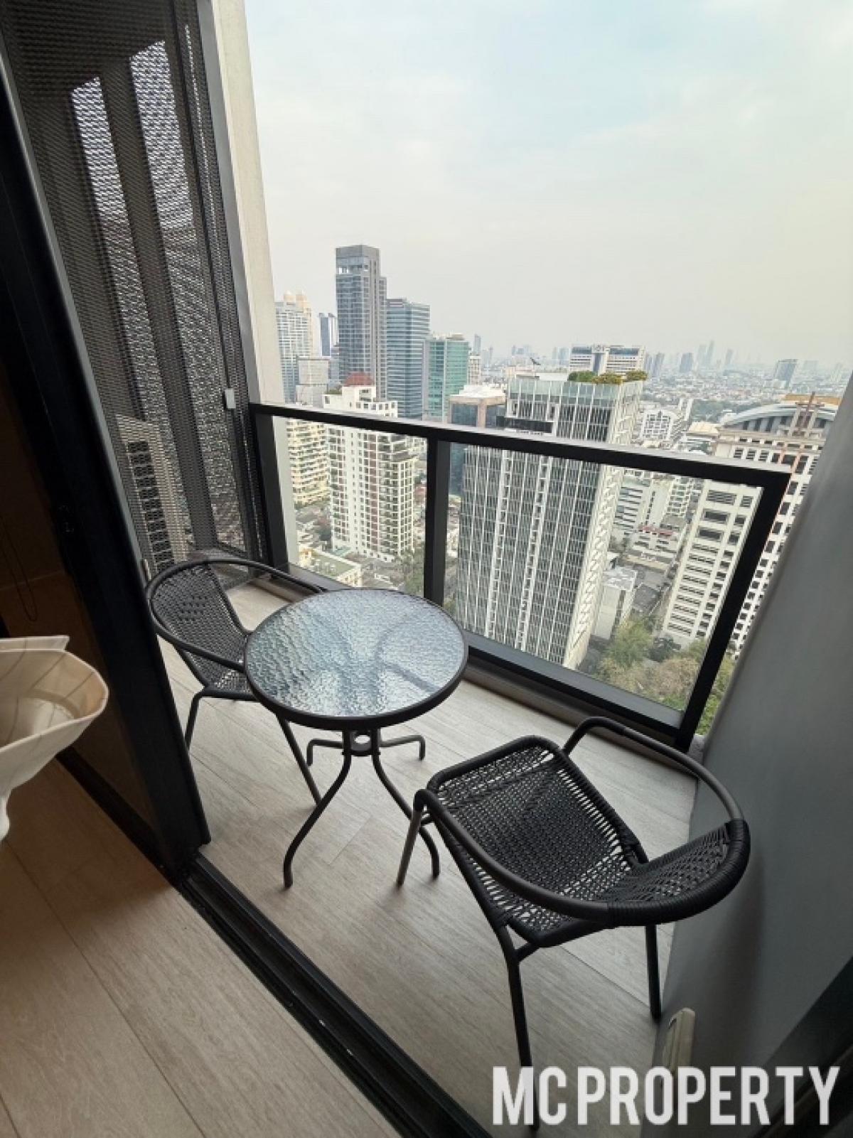 ให้เช่าคอนโดสีลม ศาลาแดง บางรัก : Lofts Silom 1 bedroom 50sqm 20fl++ for rent only 35,000 please contact 0816878954