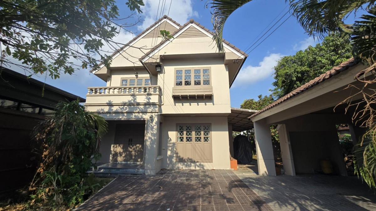 For RentHouseNonthaburi, Bang Yai, Bangbuathong : House for Rent: 2-Story Detached House 

Land Area: 130 sq.wa (520 sq.m)
Location: Opposite Central Rattanathibet, Nonthaburi