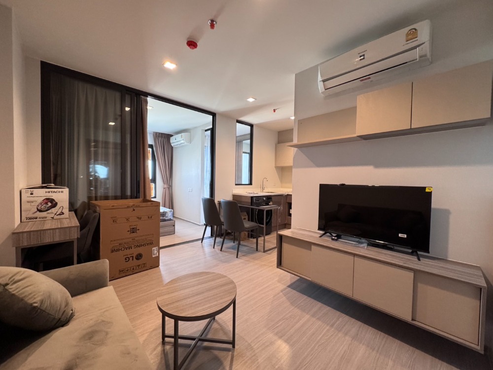 For RentCondoThaphra, Talat Phlu, Wutthakat : Life Sathorn Sierra, a new room, 1 bedroom.