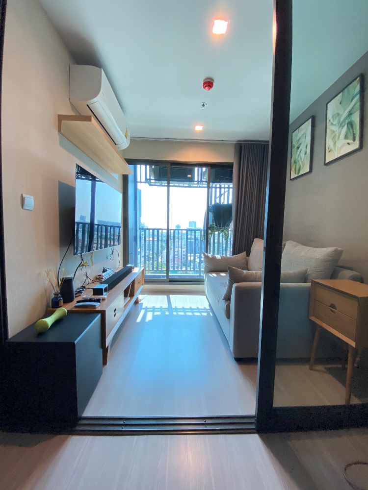 For SaleCondoLadprao, Central Ladprao : Urgent sale 🚨Life Ladprao 🏙️ Good location, beautiful room, not blocked (1B1B) 35 sqm. Just 4.99 minus. Call 093 054 7992 Khun JJ