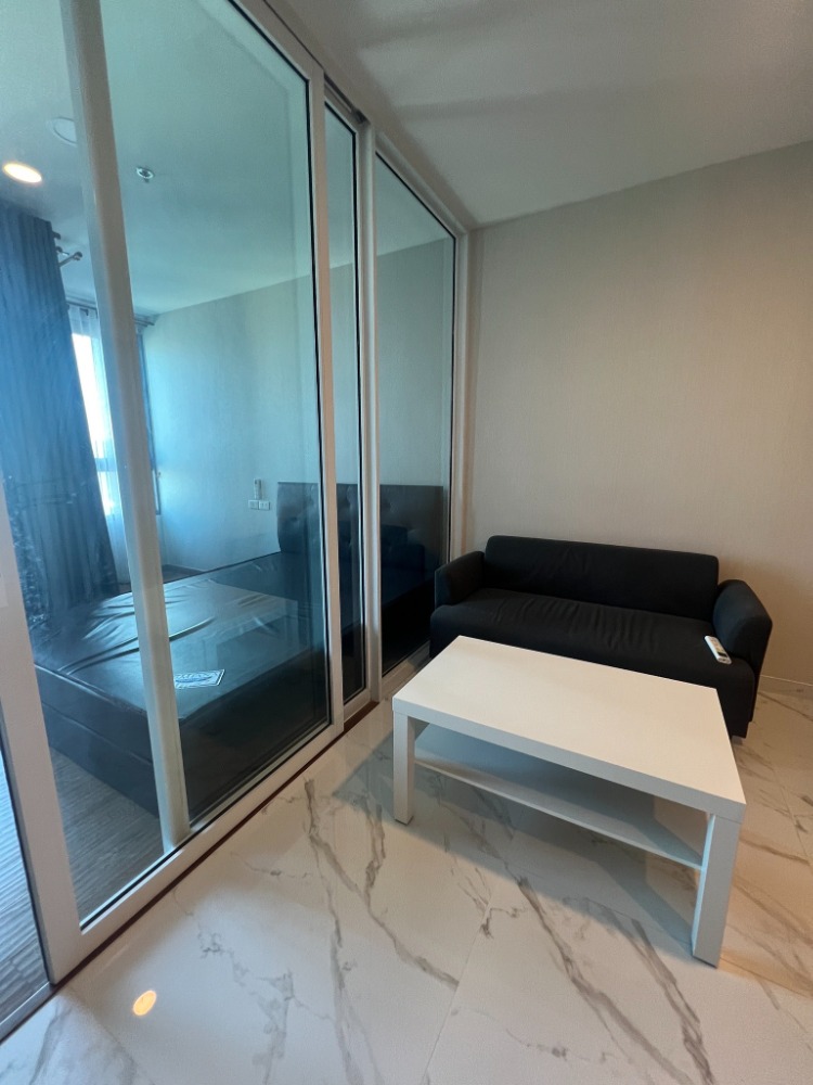 For SaleCondoRatchadapisek, Huaikwang, Suttisan : Condo for sale, floor 34, with beautiful decorative furniture in Ratchada -Huai Khwang area near RIC - Regent &#039; S International College, only 270 meters.