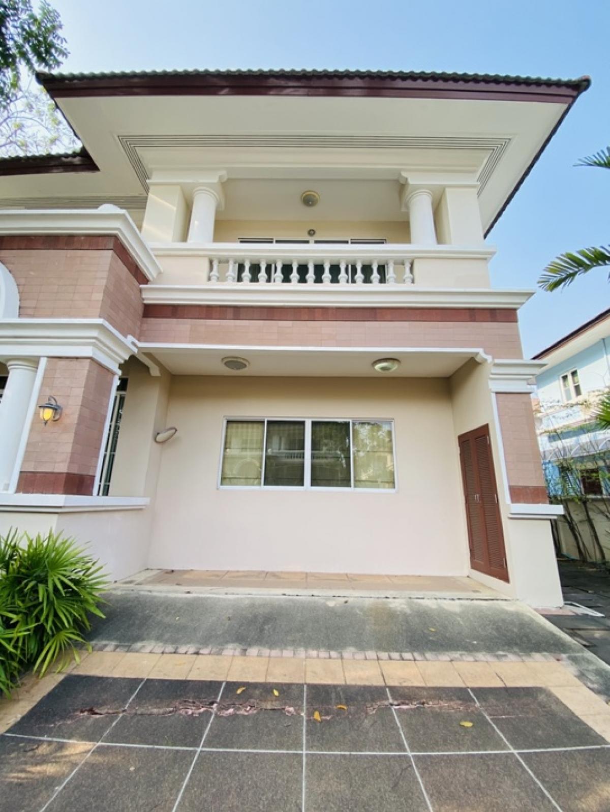 For SaleHouseMin Buri, Romklao : #House for sale: 92.6 sq.w. | Usable area: 280 sq.m. with 4 bedrooms | 4 bathrooms | 1 kitchen | 2 living rooms | 1 housekeeper