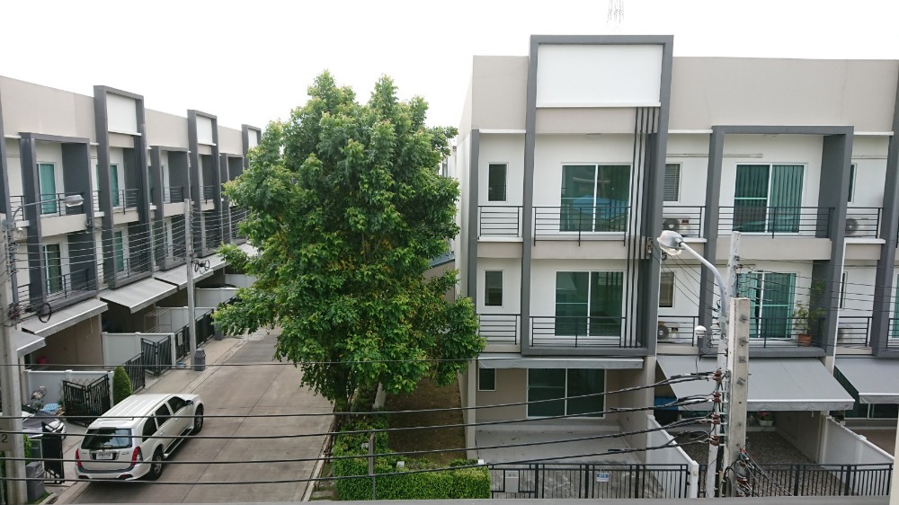 For RentTownhomeOnnut, Udomsuk : Baan Klang Mueang Sukhumvit 77