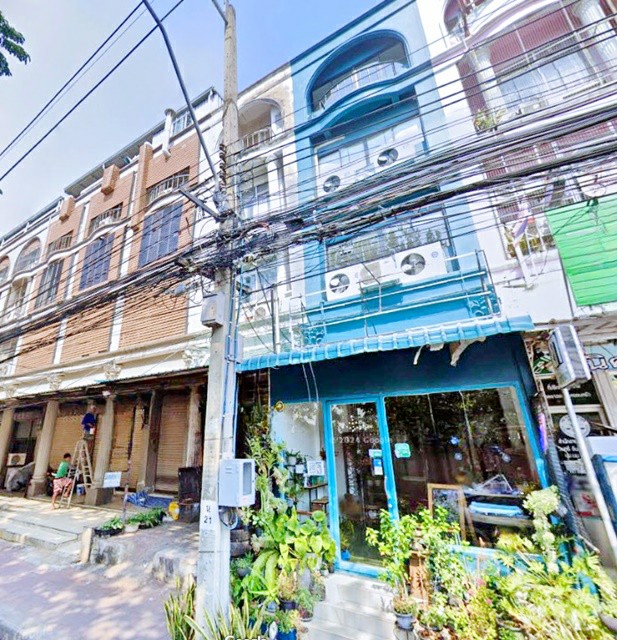 For RentShop HouseChaengwatana, Muangthong : Cafe Studio Airbnb Soi Ngamwongwan 37-45 Rajvithi Bangkhen School 450m. For rent commercial building