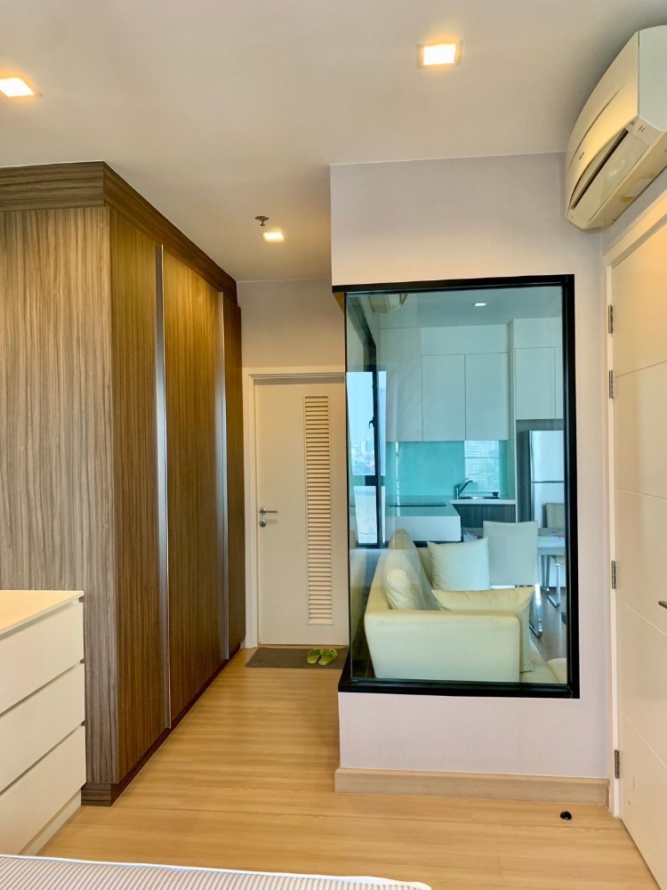 For RentCondoWongwianyai, Charoennakor : Room for rent Urbano Absolute Sathorn Taksin