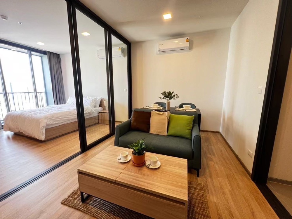 For RentCondoRatchathewi,Phayathai : Condo for rent XT PHAYAThai, complete condo, ready to approach BTS Phayathai/Airport Link.