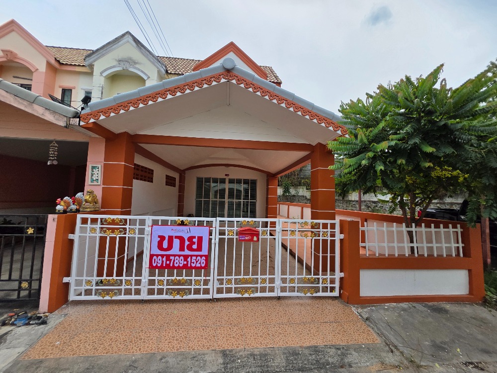 For SaleTownhomePattaya, Bangsaen, Chonburi : Urgent sale, Prapassorn Green Park 5, Na Pa, beautiful house, the best in this area