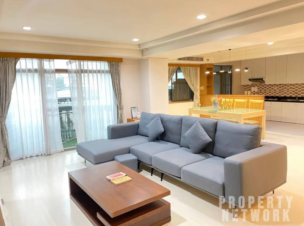 For SaleCondoSukhumvit, Asoke, Thonglor : Spacious 3-Bedroom Condo at Royal Castle – 3-Bathrooms, 164 sqm, Low Floor