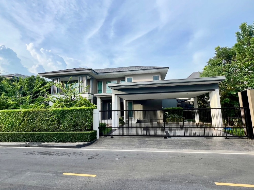 For SaleHouseLadkrabang, Suwannaphum Airport : Luxury Detached House for Sale! Perfect Masterpiece Rama 9 - Krungthep Kreetha  Spacious house, fully furnished, ideal for residence or investment with a rental yield of 8.1%. Ready to move in immediately, auspicious hou