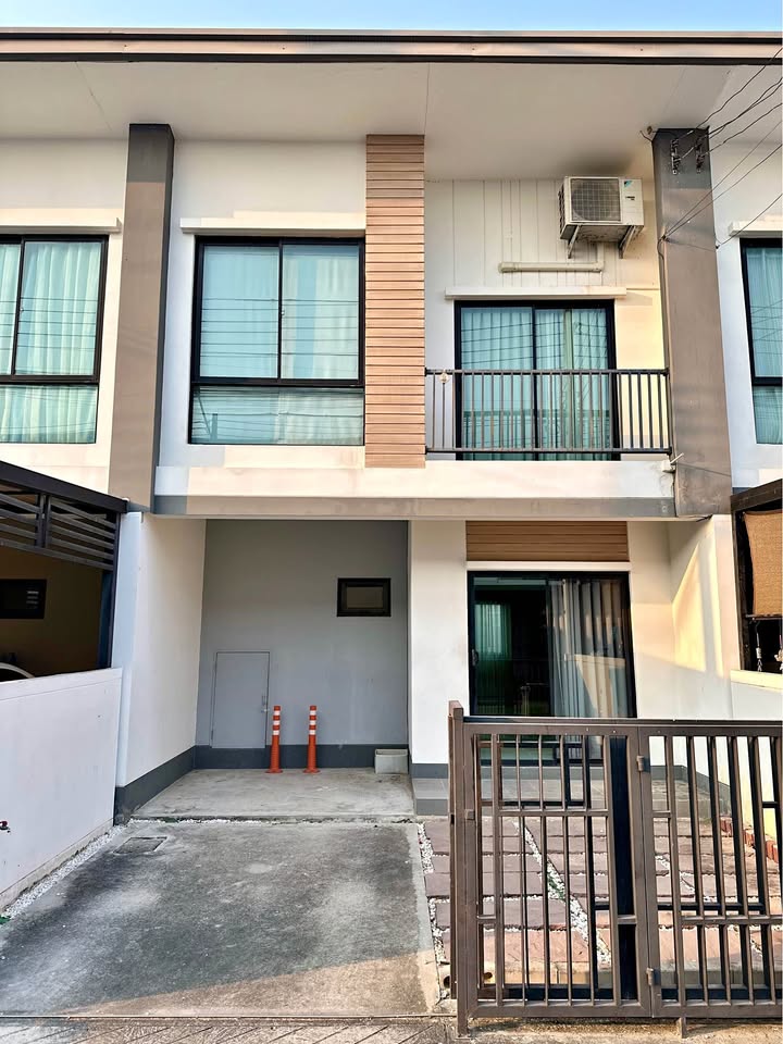 For RentTownhomePathum Thani,Rangsit, Thammasat : Rent a Town Home Unio Town Lam Luk Ka, Khlong 4