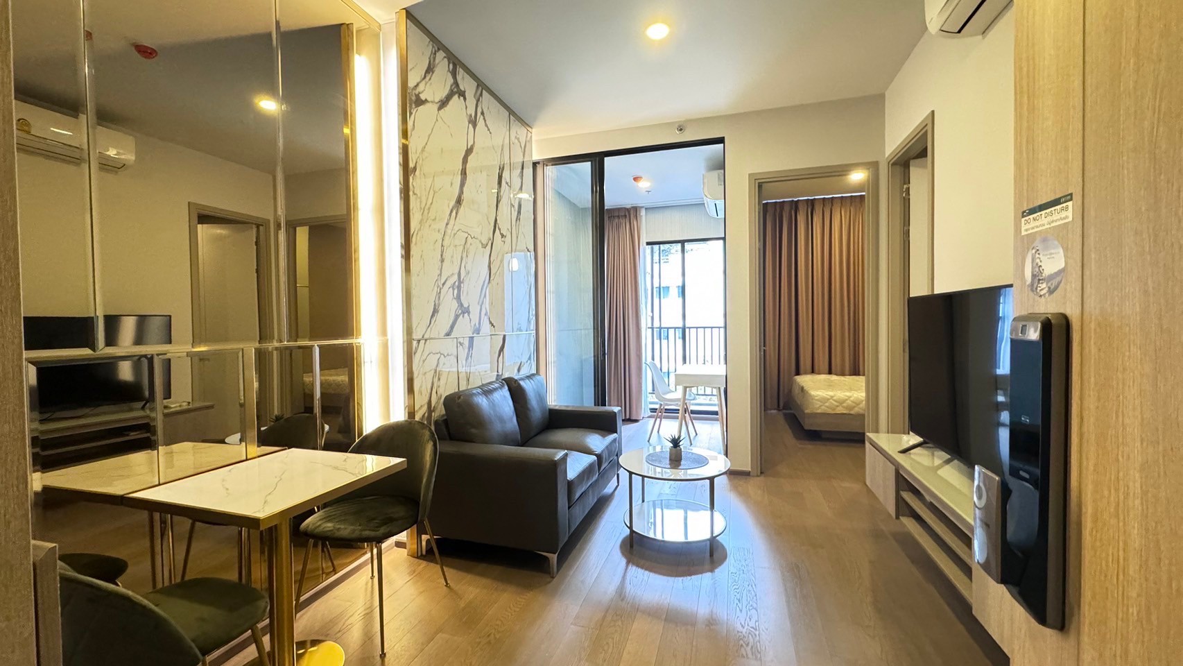 For RentCondoRatchathewi,Phayathai : Condo for rent Park Origin Phayathai 30,000 baht 1 bedroom 35 sq m BTS Phayathai (280 meters) BTS Victory Monument (400 meters) near Chulalongkorn, Pathumwan, Asoke, Petchburi New Road, Sukhumvit, Siam, Silom, Central World, Siam Paragon, King Power, Pull