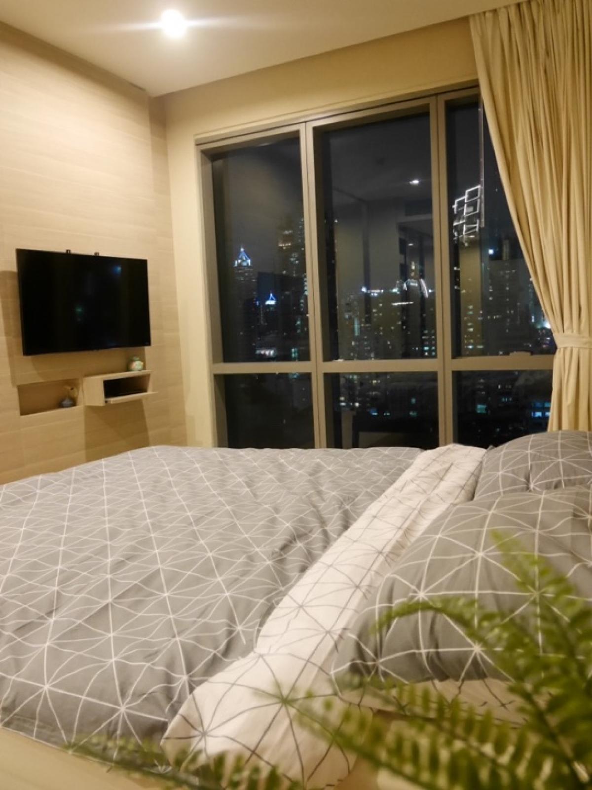 For RentCondoSukhumvit, Asoke, Thonglor : 🗳️Rent! Condo in the heart of Asoke, The Room Sukhumvit 21, 1 Bedroom, large, beautiful, high floor, unblock view 🚇MRT Phetchaburi 🚇 Sukhumvit