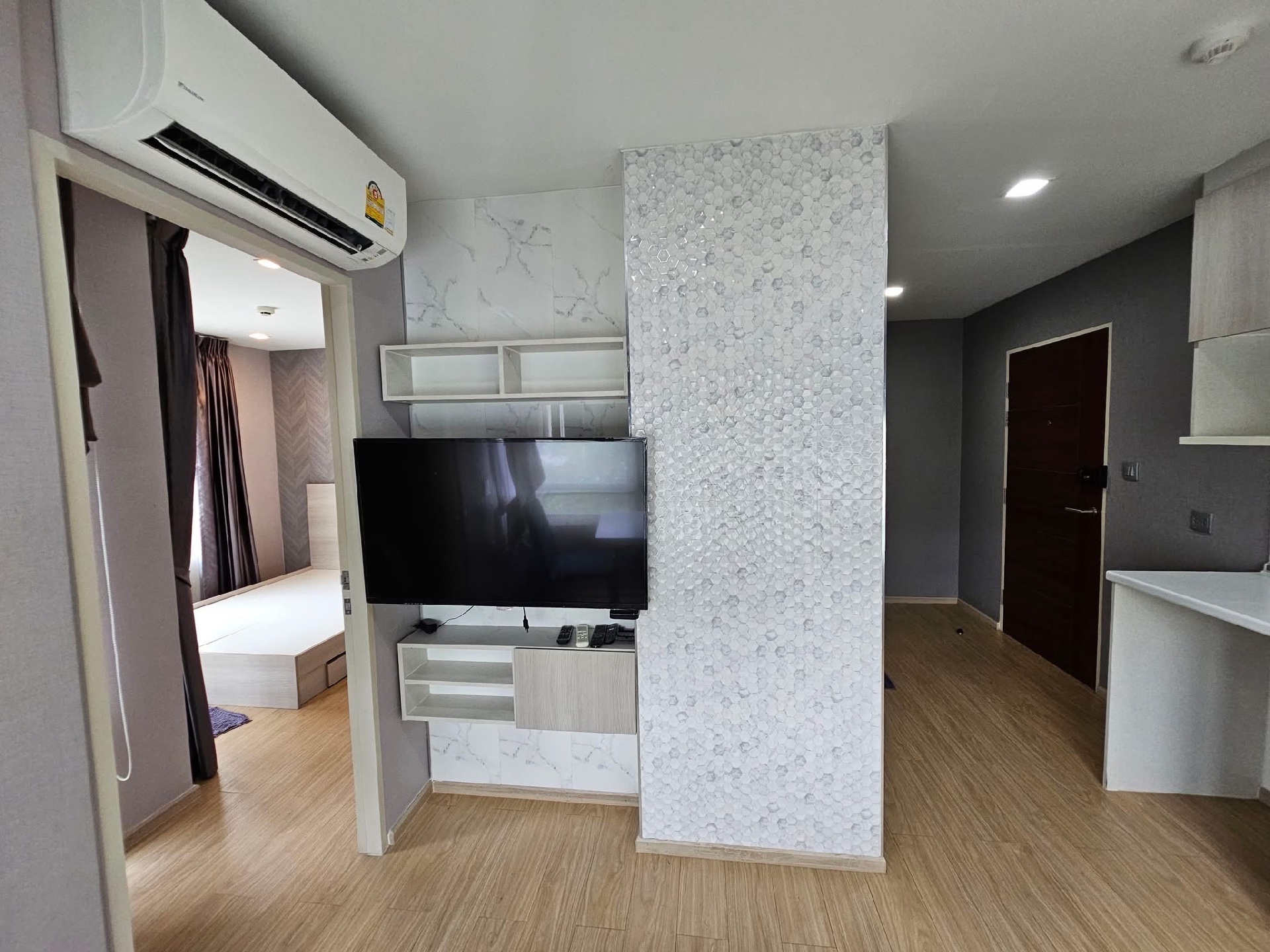 For RentCondoVipawadee, Don Mueang, Lak Si : Empty room for rent Near BTS, new bridge, Wynn Condo, Phahonyothin 52