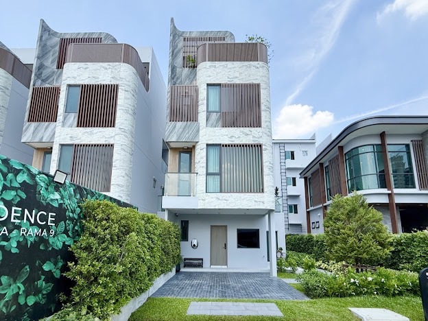 For SaleHouseRama9, Petchburi, RCA : 🏡89 Residence Ratchada - Rama 9 long 4 -story house, size 235 sq.m., 28.10 sq.w. | 4 bedrooms, 5 bathrooms, 2 parking spaces, starting 18.89 MB. Contact to watch Tel.0922635410