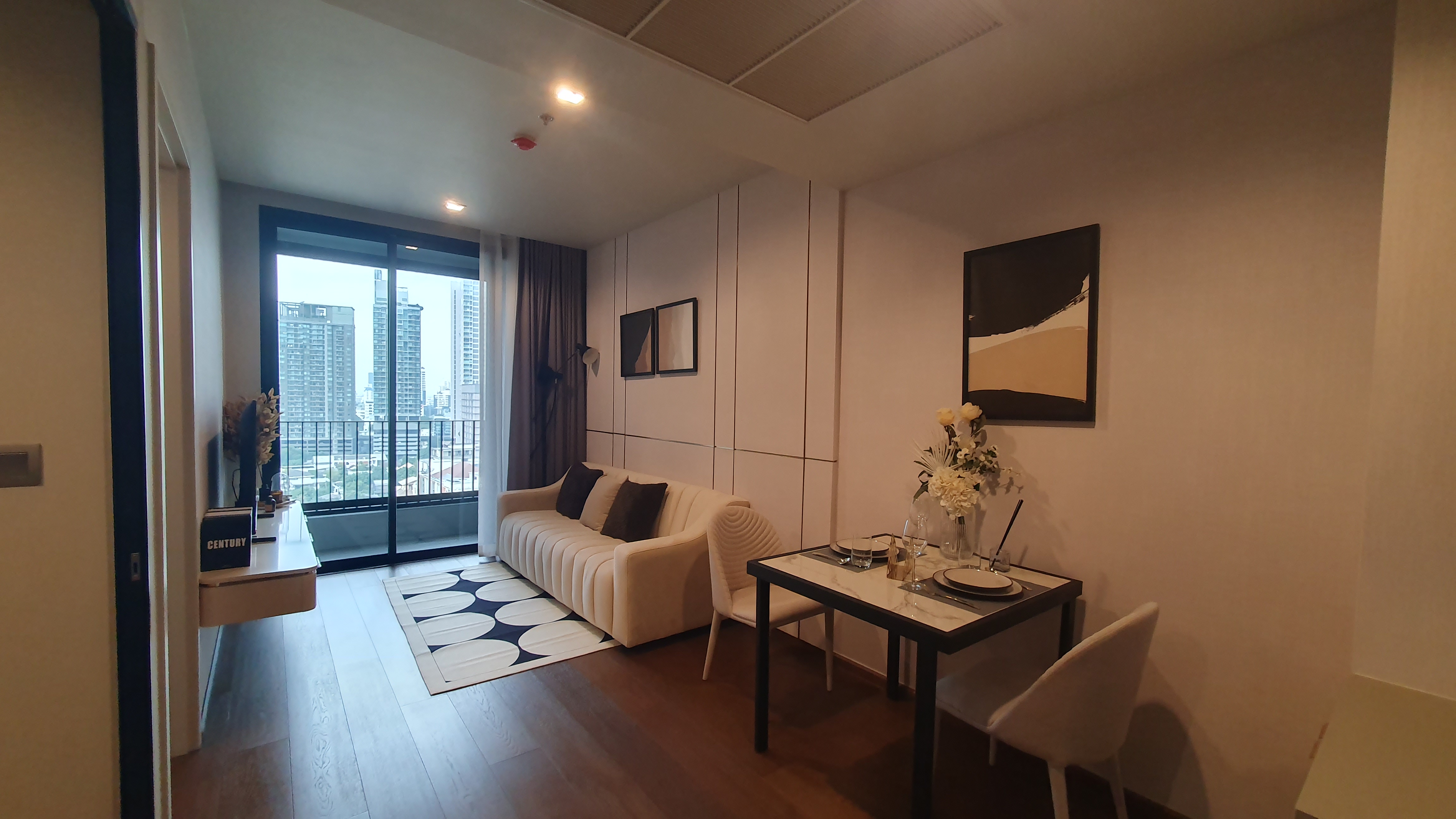 For SaleCondoSukhumvit, Asoke, Thonglor : ✨ The cheapest in the building is real. ✨ Condo for sale IDEO Q Sukhumvit 36. 1 bedroom, 1 bathroom, 44.78 sq.m. Both inside and outside the high floor view, near BTS Thonglor 450 m.