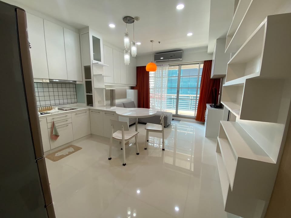 For SaleCondoRatchathewi,Phayathai : 🏠 Luxury condo for sale in Ban Krung, Siam Ratchawi, newly decorated in the heart of the city, near BTS Ratchathewi, only 150 meters 💰 Special price 8.9 million (reduced from 9.5 million) ⭐️ Free of the central value of 2025 | 2 bedrooms 67 sq.m. BTS Ratc