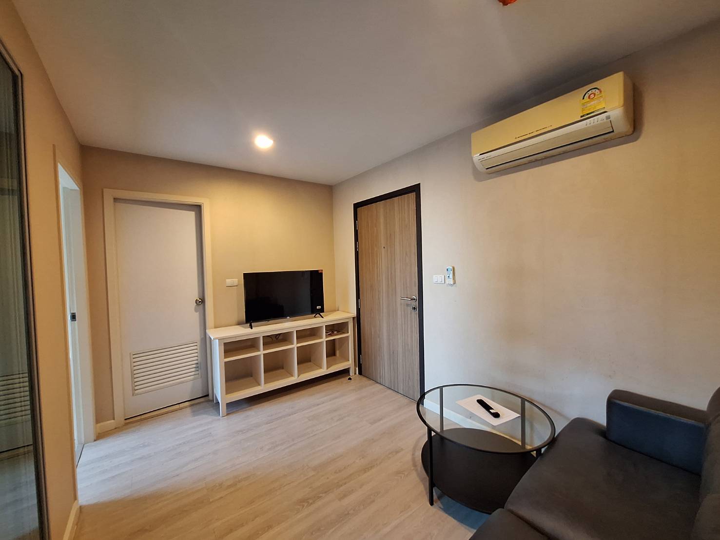 For RentCondoKhlongtoei, Kluaynamthai : Metro Luxe Rama 4, 1 bedroom, 1 bathroom, 4th floor, size 33 sqm.