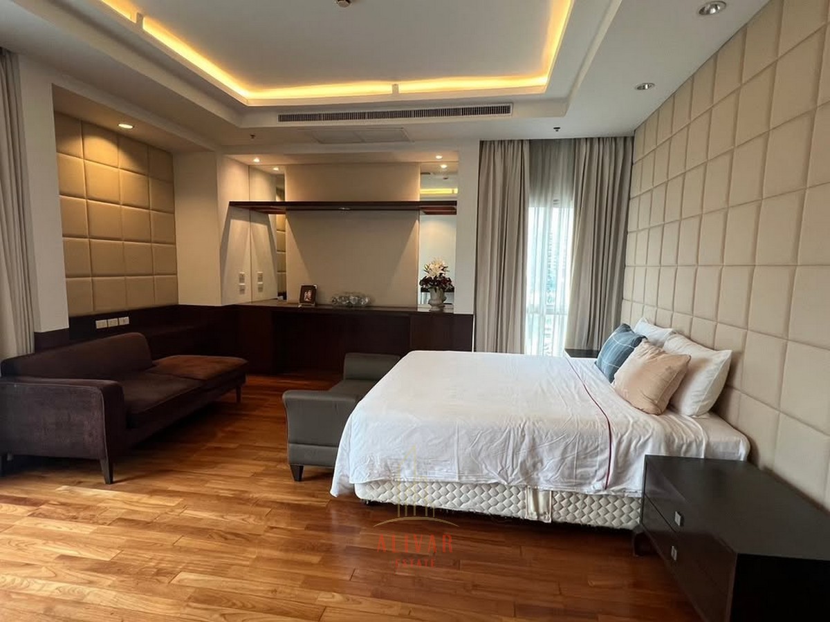 For RentCondoWitthayu, Chidlom, Langsuan, Ploenchit : RC020925 Condo for rent 3 Bedrooms Royal Residence Park near Lumphini Park