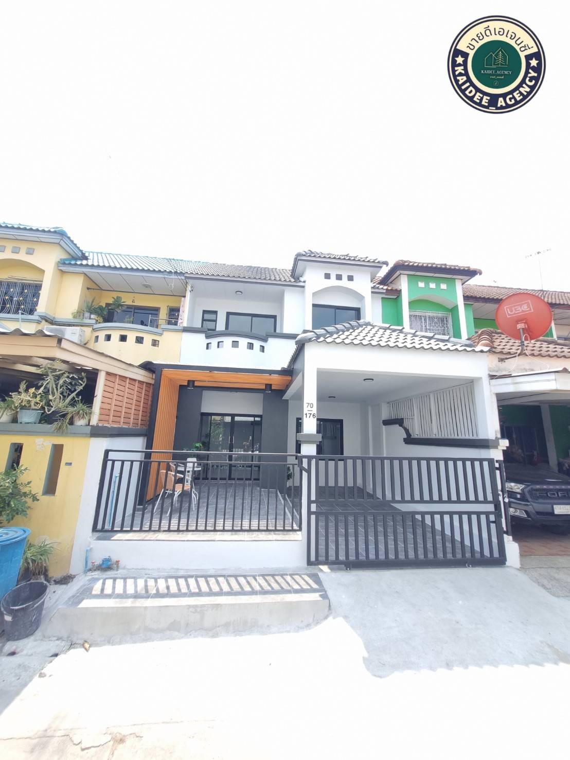 For SaleTownhomeMin Buri, Romklao : Townhouse for sale in Manthira Village, Romklao Housing, Miss Teenrat Phatthana Saphan Sung Ramkhamhaeng Ram Inthra Seri Thai, Bueng Kum, Khlong Kum, Lat Krabang, Suwinthawong Kasem Bundit, Orange Line, Siam Park