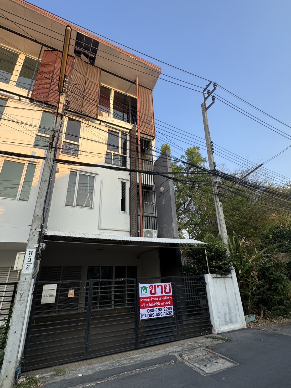 For SaleTownhomeChaengwatana, Muangthong : Townhome The Attic Chaengwattana, good location, price 25.7 sq.w. 3 bedrooms, 3 water, no central value !!!