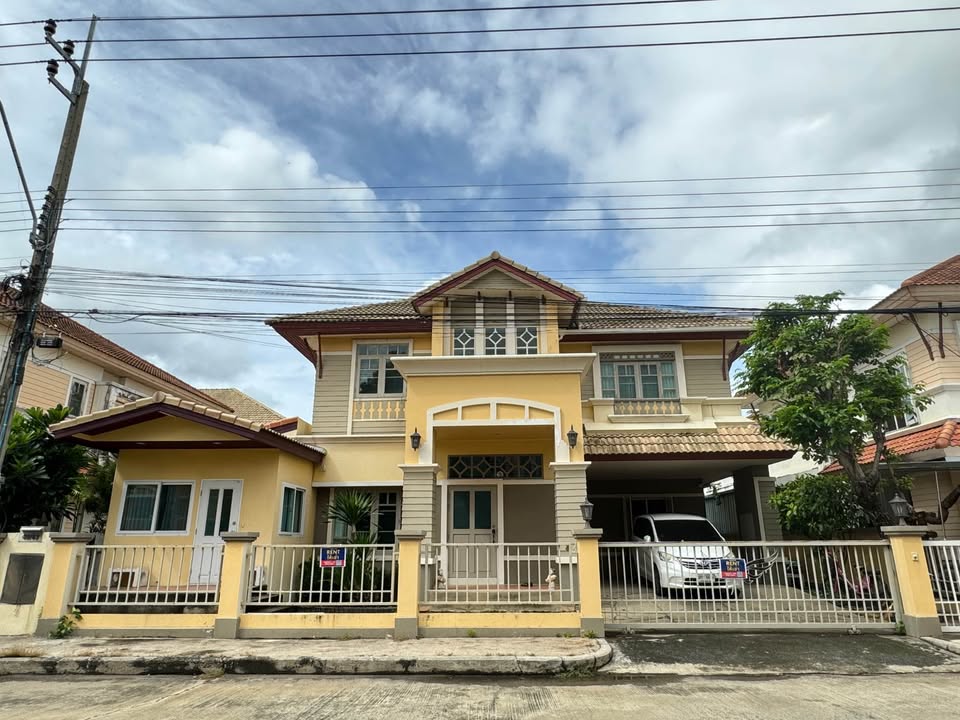 For RentHouseSamut Prakan,Samrong : 2-storey detached house with beautiful decorative furniture for rent in Bang Na-Bang Phli area, near Boonthavorn, Bang Na Branch, only 1.8 km.